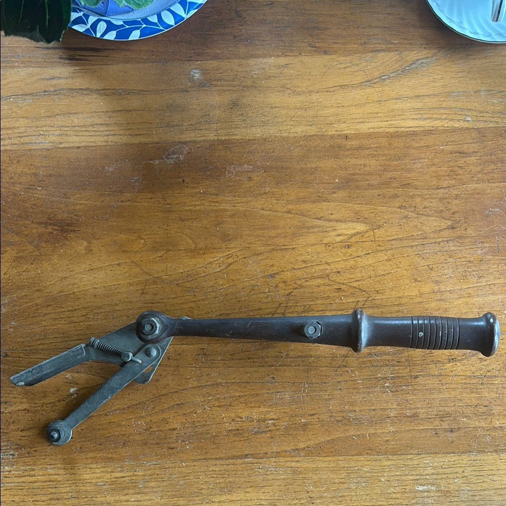 Vintage 1940s Remington USA Automatic Hand Trap metal & wood clay pigeon thrower